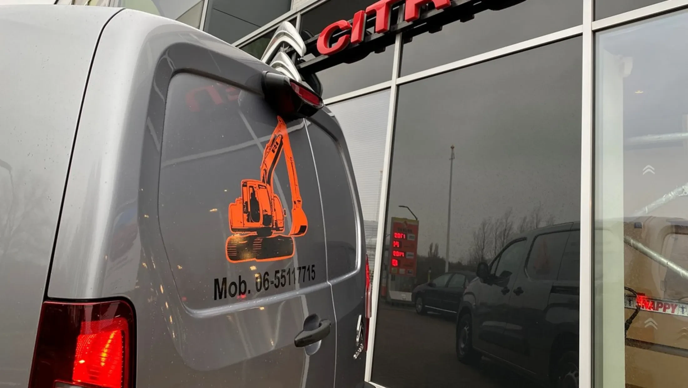 Loon- en Verhuurbedrijf Jaco Verhagen Berlingo VAN